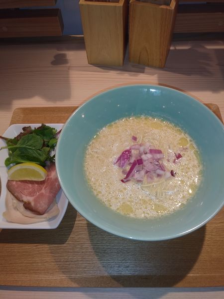 「たまり鶏白湯」@とりそばカフェ しょうわの写真