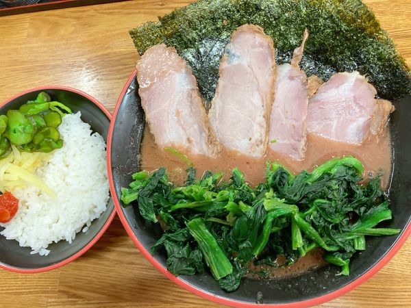 「チャーシュー麺＋ほうれん草」@麺家 紫極の写真
