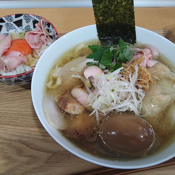 「特製塩らーめん1400円、びんビール400円、玉子かけご飯」@らーめん亭 ひなり竜王の写真