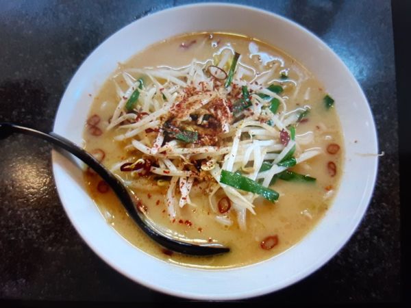 「台湾ラーメン　豚骨　大盛り」@江楽らーめんの写真