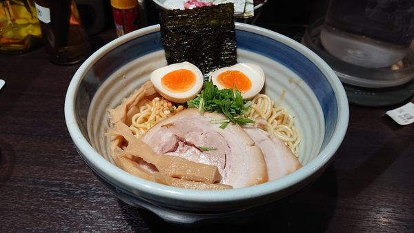 「うにソースまぜそば」@東京駅 斑鳩の写真