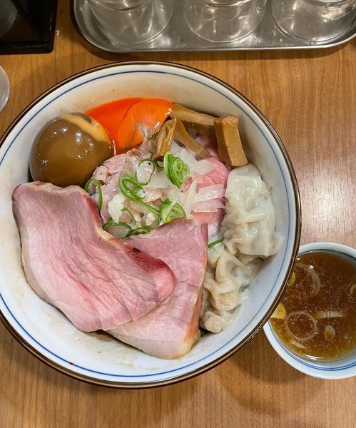 「特製油そば+大盛+玉子かけごはんトリュフ風味」@MENクライの写真