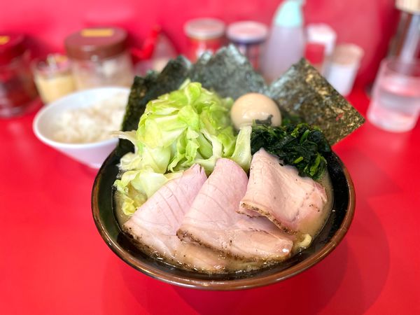 「満腹セット¥1000、キャベツ¥100」@どんとこい家の写真