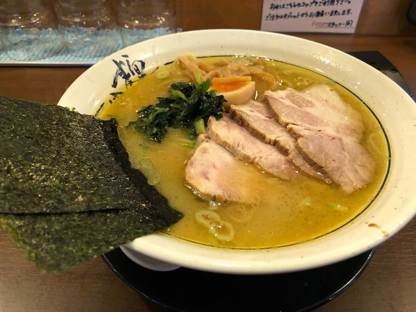 「醤油豚骨チャーシュー(大)」@究極ラーメン 横濱家 四街道店の写真