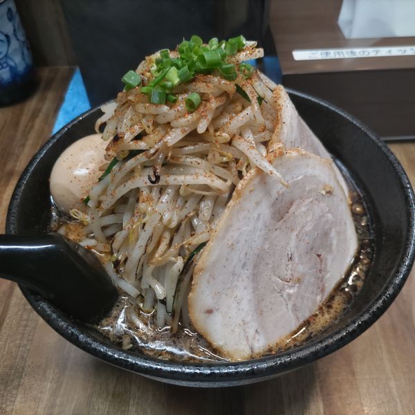 「特製辛焦がし味噌たん麺(辛口)·野菜増し·半ごはん」@辛焦がし味噌たん麺 一向の写真