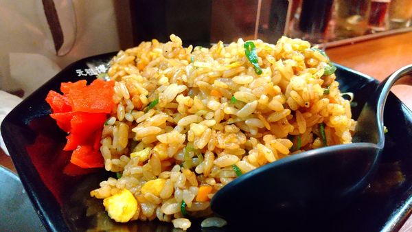 「#黒焼き飯 #ラーメン #バリカタ #1050円」@元祖博多 中洲屋台ラーメン 一竜 大井町店の写真