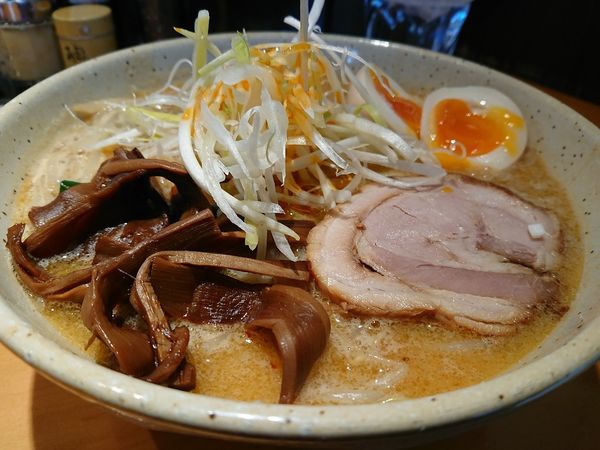 「味玉味噌らーめん」@つじ田 味噌の章の写真