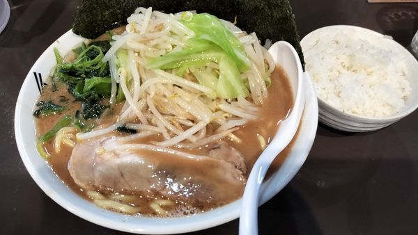 「野菜醤油ラーメン中盛」@RAMEN TATSUの写真