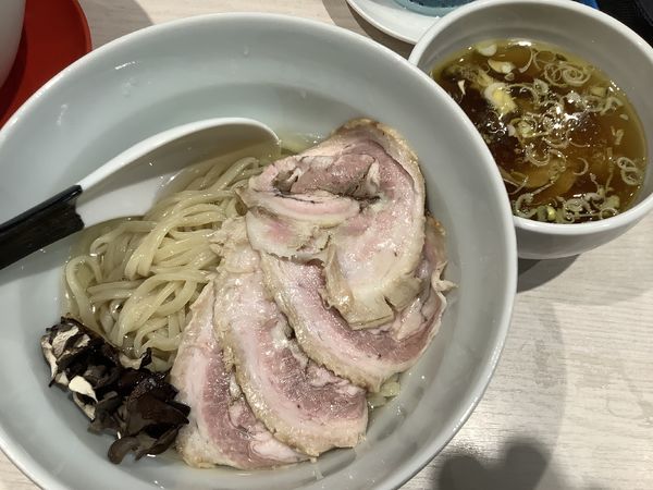 「黒舞茸と昆布水つけ麺　＋　豚バラチャーシュー」@柳麺 呉田-goden-の写真