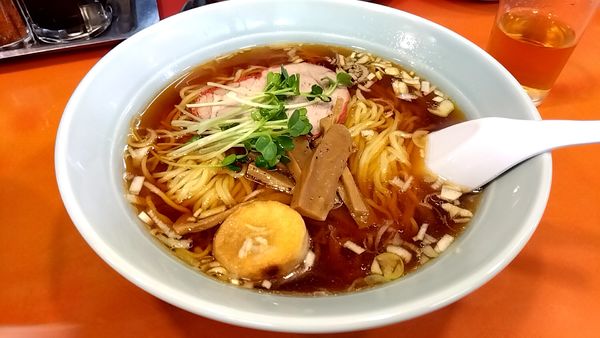 「ラーメン（半チャーハンセットで９００円）」@丸吉飯店の写真