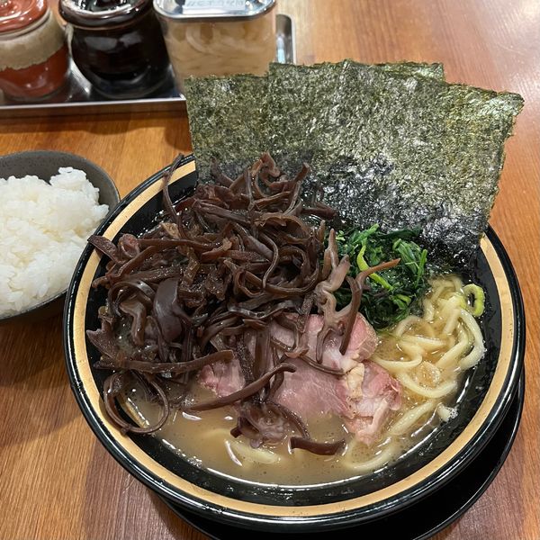 「醤油豚骨　キクラゲ」@らーめん三郷家の写真