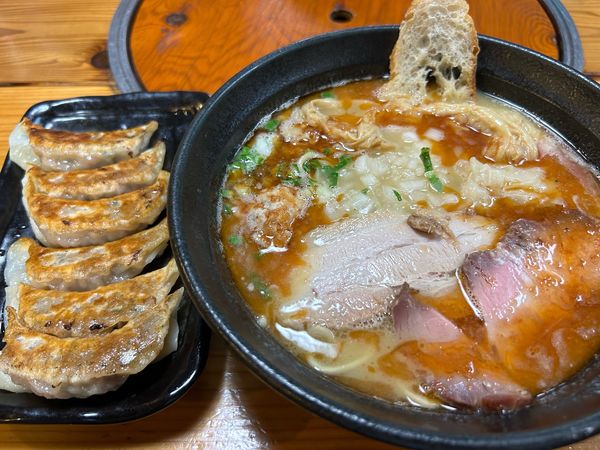 「鶏そば海老風味910円、ワンタン200円、餃子420円」@はりけんラーメン 南店の写真