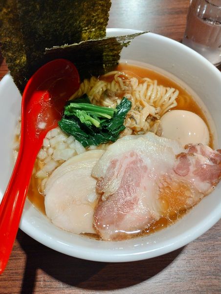「貝だし醤油ラーメン(大盛)(マヨチャーシュー丼)」@麺屋 わくやの写真