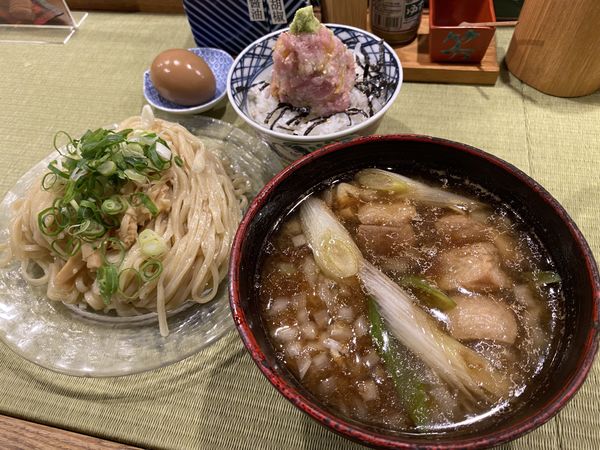 「鴨汁つけそば＋トロたくちらし＋煮卵」@らーめん 鴨to葱の写真