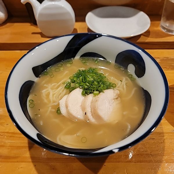 「地頭鶏ラーメン」@善狐の写真