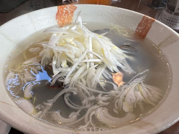 「シジミとネギの塩味汁そば」@中国料理 桃の華の写真