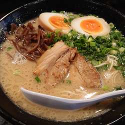 クラシック濃豚+ラーパスで煮卵