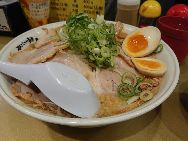 「しょうゆチャーシューメン」@超ごってり麺 ごっつ 亀戸本店の写真