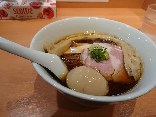 「特製醤油らぁ麺」@らぁ麺 はやし田 池袋店の写真
