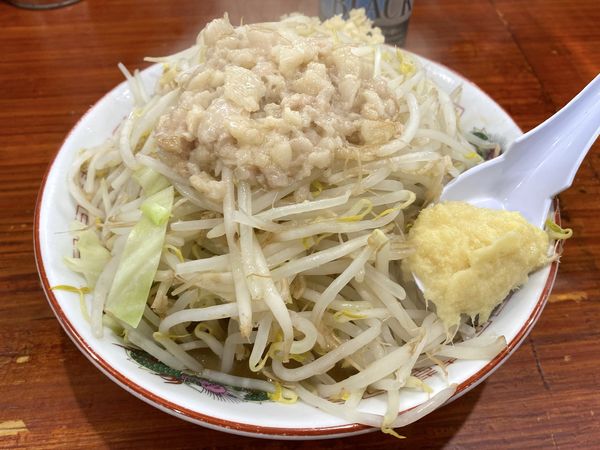 「ラーメン（200g豚2枚）800円＋しょうが 60円」@らーめん じろきんの写真