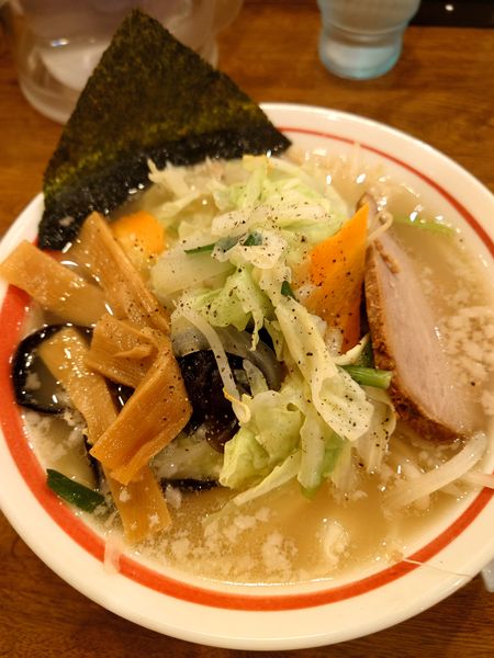 「塩野菜ラーメン」@らーめん屋 あじとら 狭山笹井店の写真