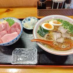 マグロ丼&醤油らーめん(並盛・120g)1,700円