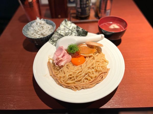 「【限定】あん肝まぜそば（まぐろスープ付）¥1400」@酒肴場 屯の写真