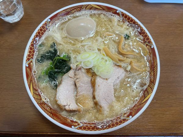 「背脂醤油味玉ラーメン」@自家製手もみ麺 ラーメン赤松の写真