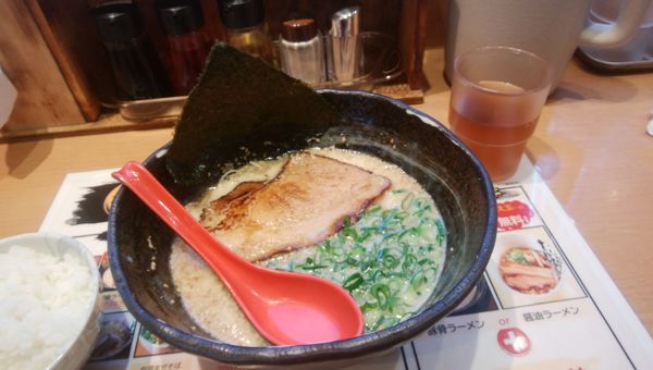 「豚骨ラーメン」@一骨麺 知多店の写真