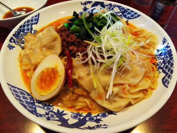 「【限定】雲呑入り汁なし担々麺 ※黒酢ソース、花椒付き」@バーミヤン 伊那日影店の写真