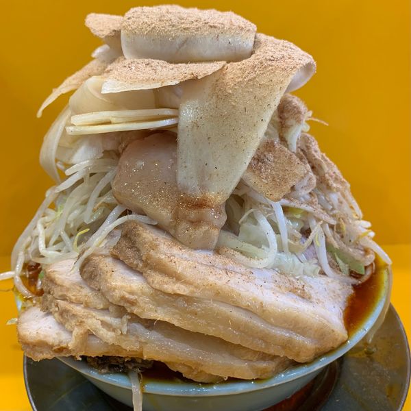 「小豚 辛い奴3倍 ニンニクマシマシアブラヤサイスクナメ」@ラーメン二郎 八王子野猿街道店2の写真