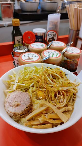 「リッチ釜玉(大)チャーシュー＆メンマ入り(クーポン辛ネギ増し」@釜玉中華そば ナポレオン軒 京急蒲田店の写真