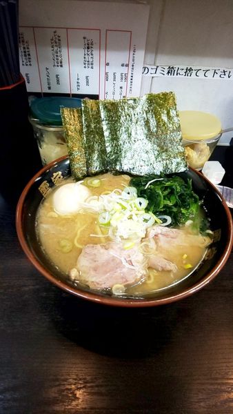 「中ラーメン、味玉」@雷家の写真