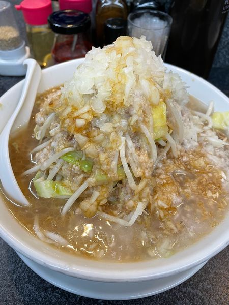 「醤油 豚2枚 極太麺 アブラタマネギショウガ」@らうめん さぶ郎の写真