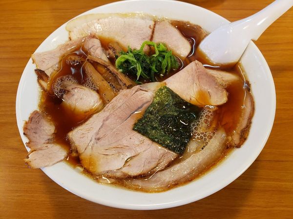 「醤油チャーシュー+きざみネギ」@らーめん ヒグマ 小千谷本店の写真