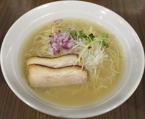 「貝出汁塩そば　800円」@貝出汁中華そば 源太郎の写真