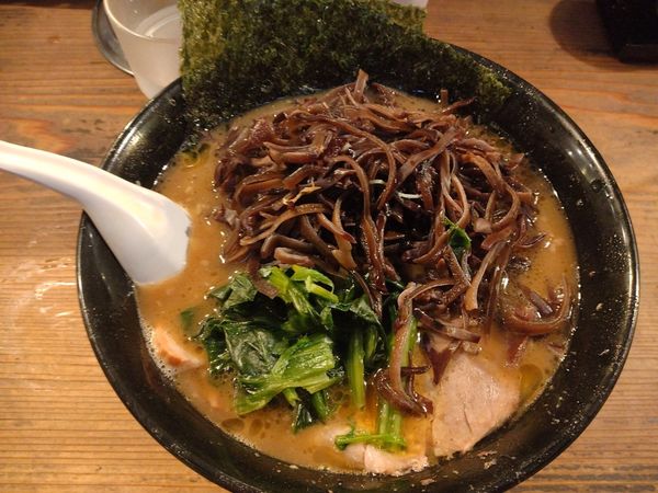 「ラーメン＋きくらげ」@家系ラーメン クックらの写真