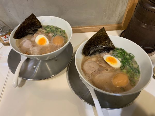昔ラーメン（バリカタ）＋ラーメン（カタ）※どちらも味玉付き