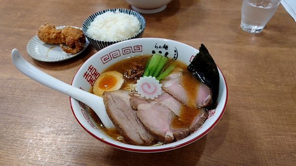 「鶏ガラ中華＋レアチャーシュー」@らぁ麺 ここんの写真