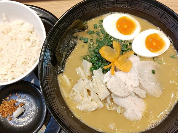 「味玉黒らーめん」@らーめん渡邉の写真