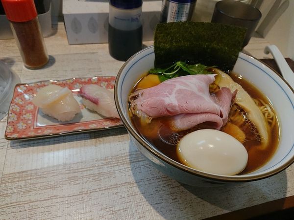 「特製四つ葉そば にぎり」@中華そば 四つ葉の写真