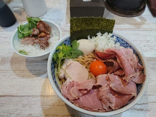 「特製濃厚たまごのまぜそば」@中華そば 四つ葉の写真