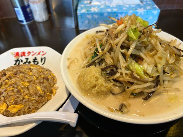 「かみもりタンメン930円、半焼きめし350円」@濃魂タンメン かみもり 孫目店の写真