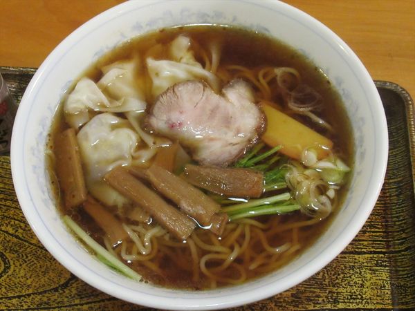 「ワンタンメン（680円）」@鷹の屋の写真