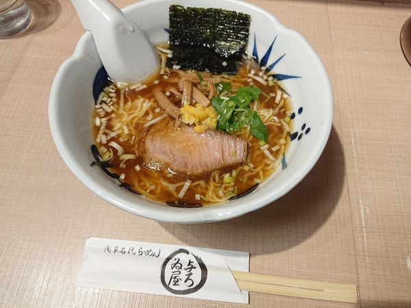 「らーめん（８５０円）」@与ろゐ屋の写真