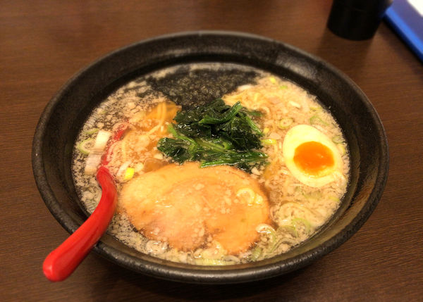 「しょうゆラーメン(700円)」@麺や 縁の写真