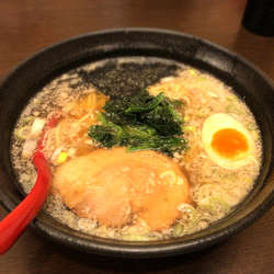 しょうゆラーメン(700円)