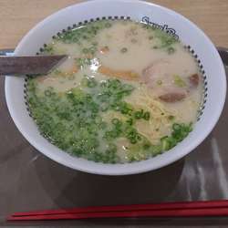 濃い味スガキヤラーメン(520円)