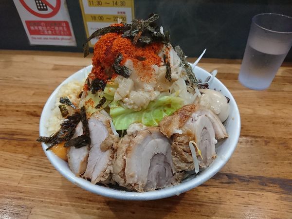 「まぜそば 特製 全マシ」@デカ盛り戦隊 豚レンジャーの写真