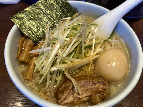 「ネギら〜麺＋味付け煮卵：880＋100円」@二九八家 いわせの写真